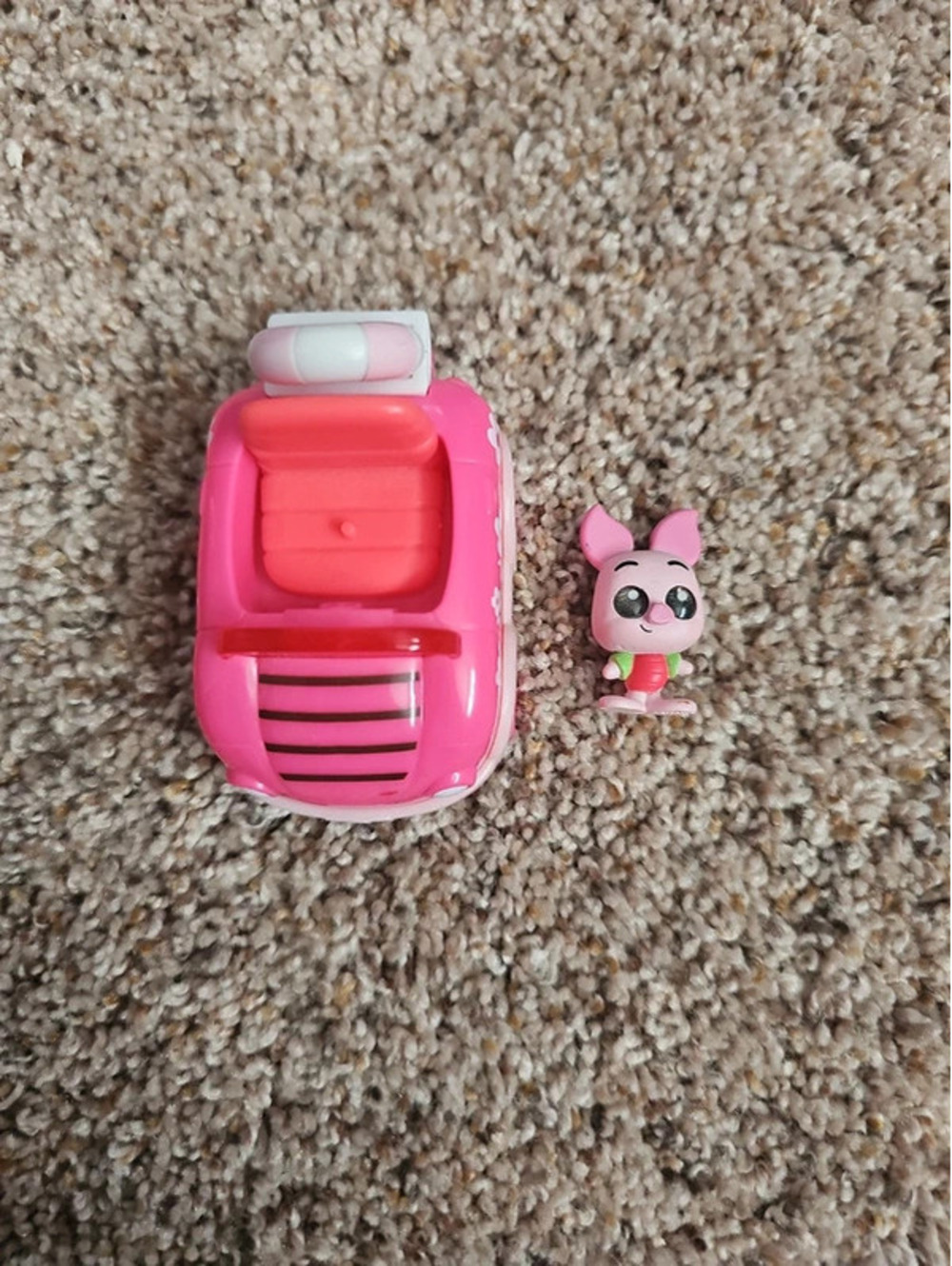 Piglet Disney Doorables Let's Go Cars